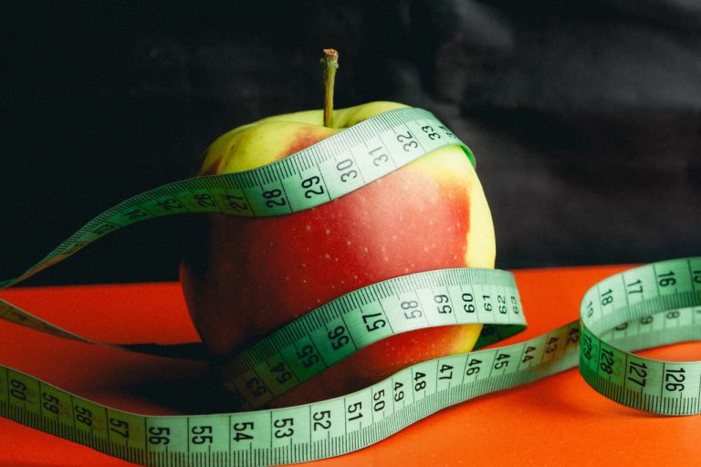Czy ocet jabłkowy i acai sprzyjają odchudzaniu?
